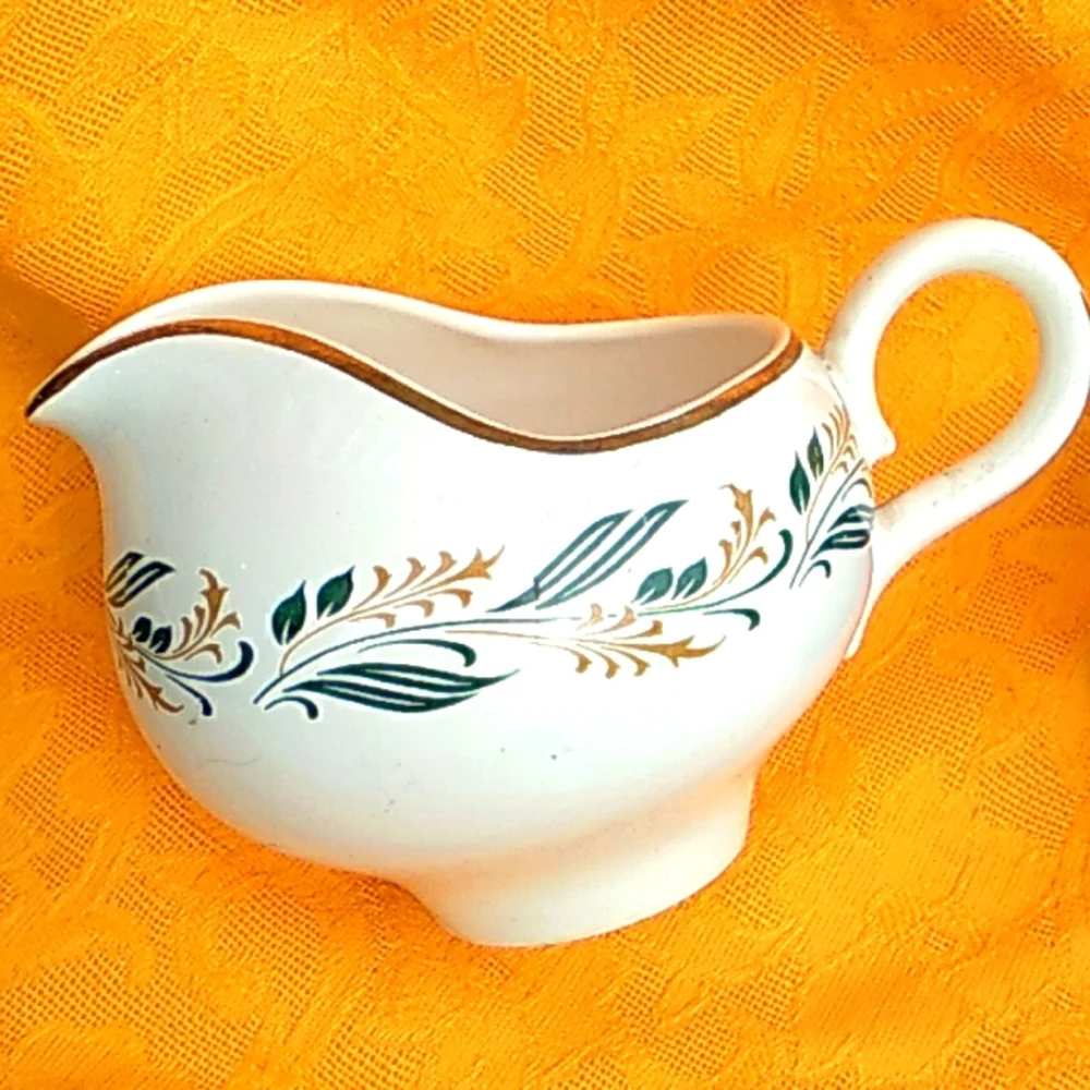 ⚜️ CHARM HOUSE Vintage Creamer /Gravy Boat GREEN LEAF & GOLD MOTIF EVC